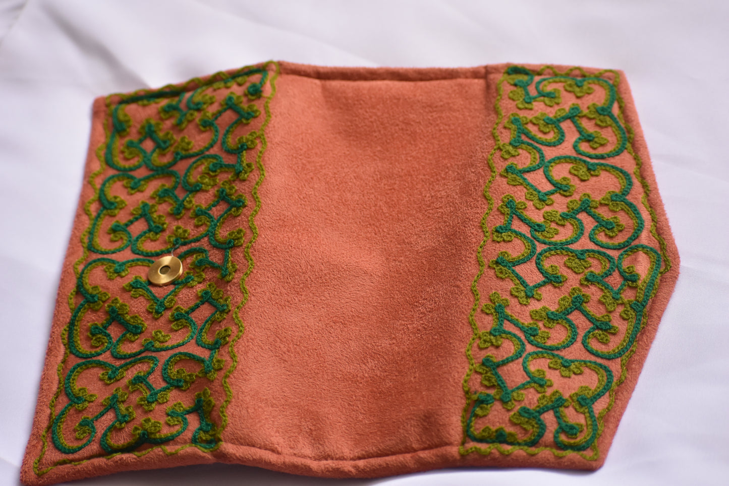 Embroidery wallet / hand purse