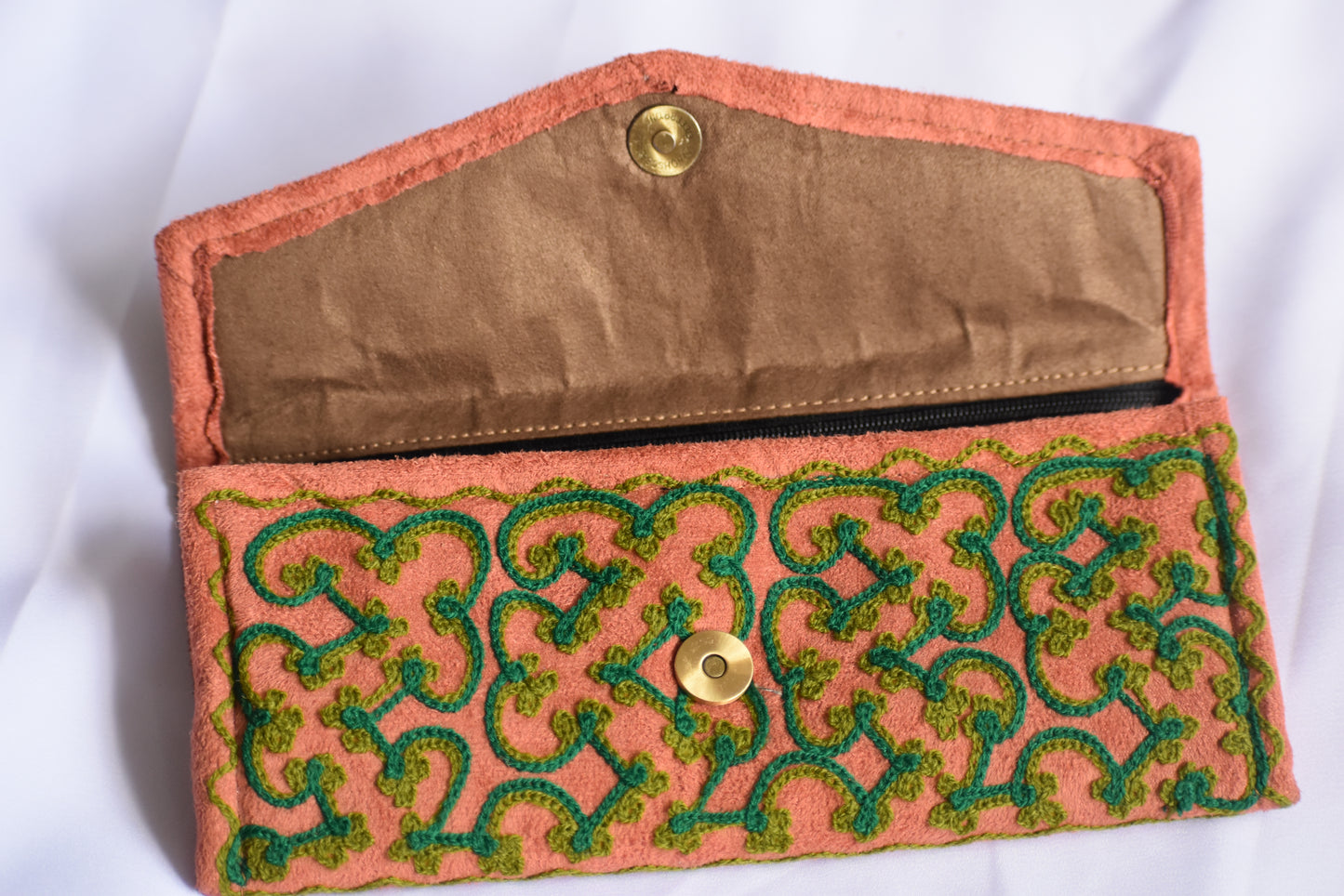 Embroidery wallet / hand purse