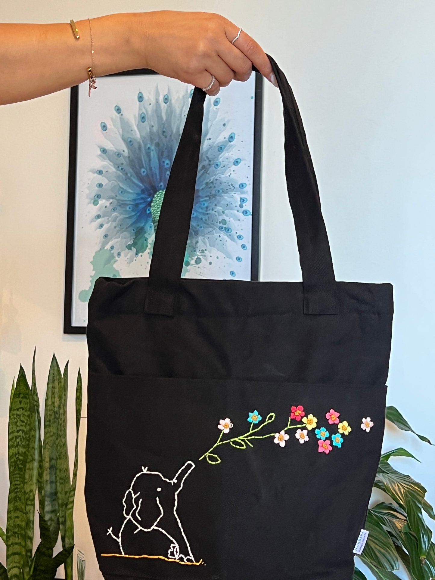 Embroidery tote bag with elephant print