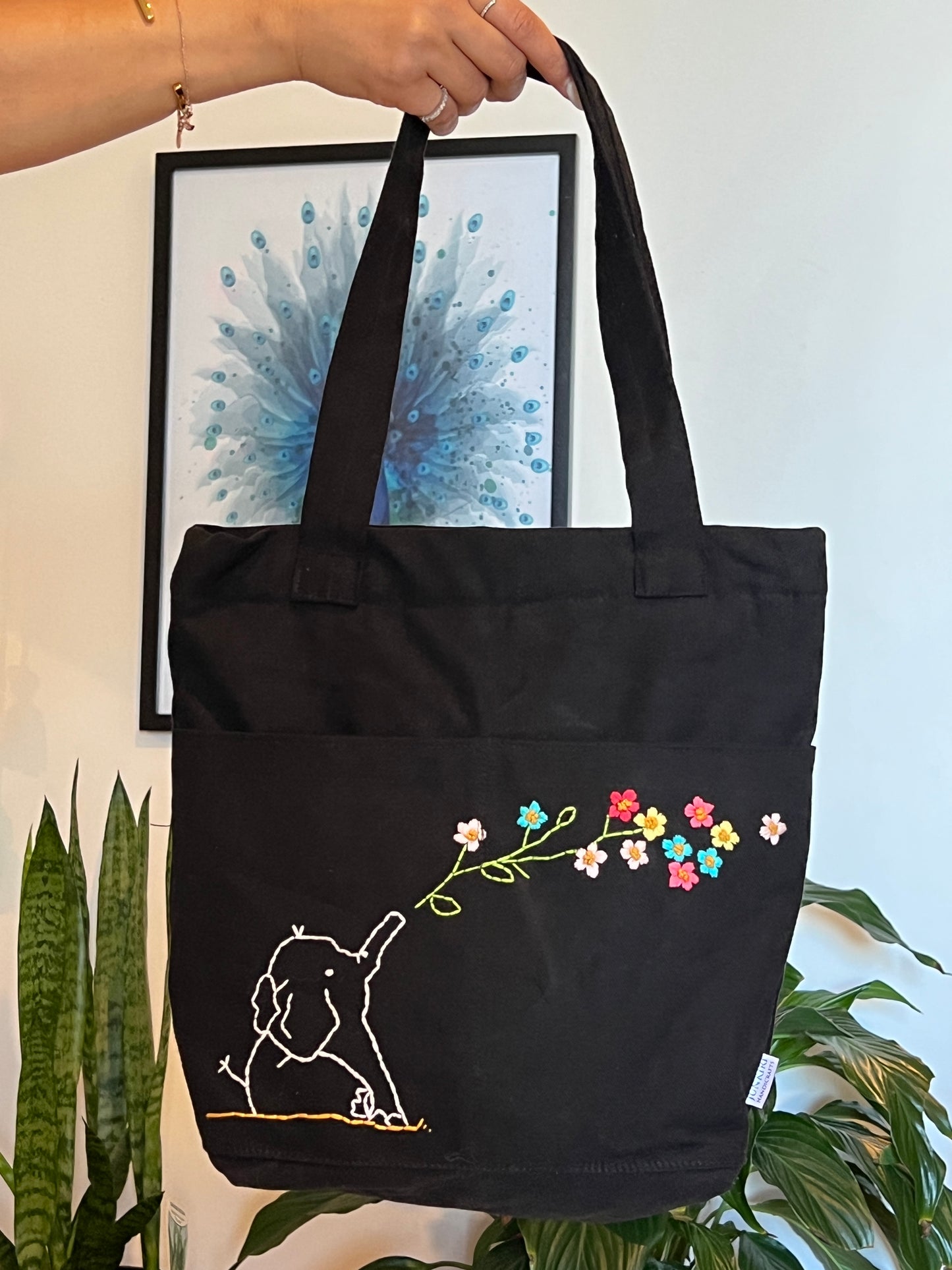 Embroidery tote bag with elephant print